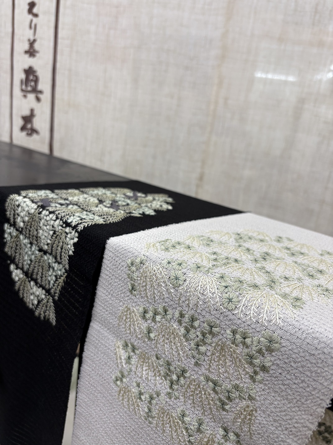 夏刺繍衿